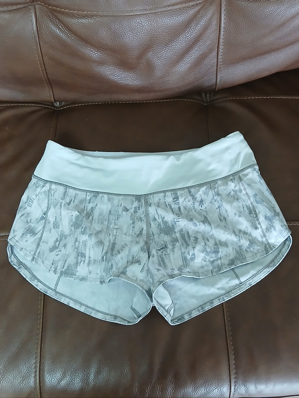 Lululemon Speed Up Short *2.5" City Breeze‎ Alpine White Multi / Alpine White